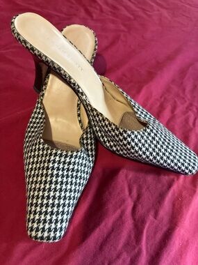 Karen Scott Houndstooth Mule Heels - Black & White 6.5